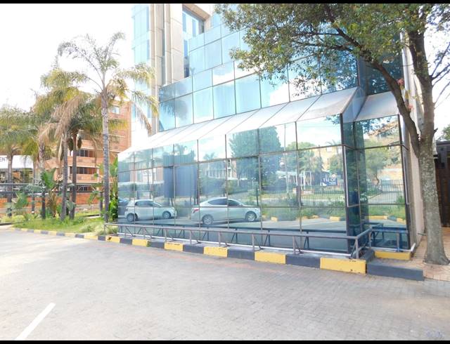 4,664M² OFFICE TO LET IN FERNDALE